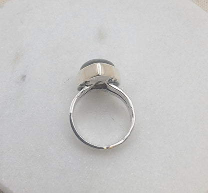 Sterling Silver Teardrop Labradorite Ring (Size 6.5)