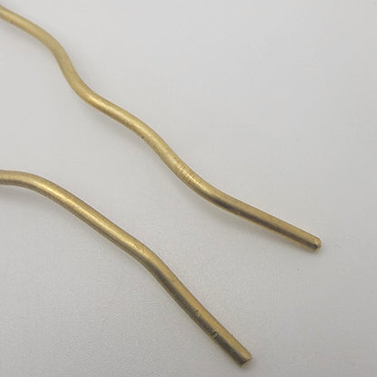 Wavy Hairpin on a white background